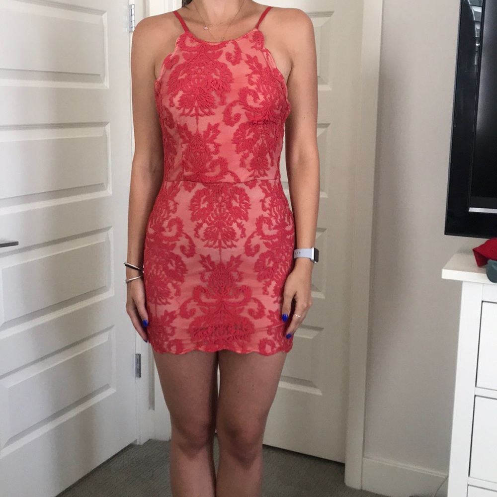 Beautiful lined lace dress from Australia brand